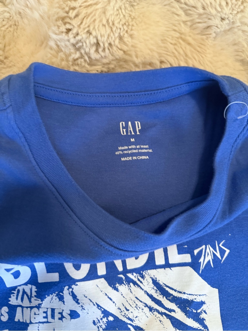 GAP women’s Blondie Graphic Crop Tee - Royal Blue- size medium - Picture 2 of 4